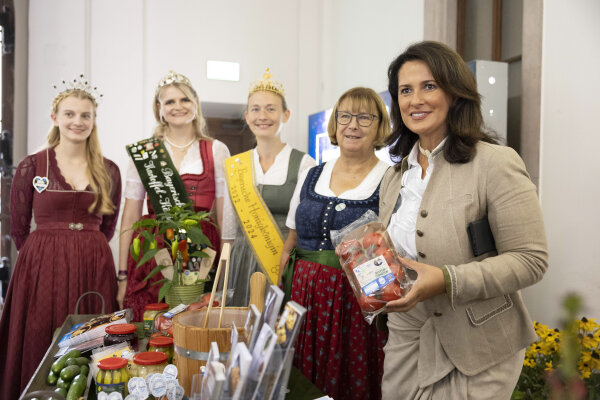 Hoffest Fest der Nationen Bauernmarktmeile