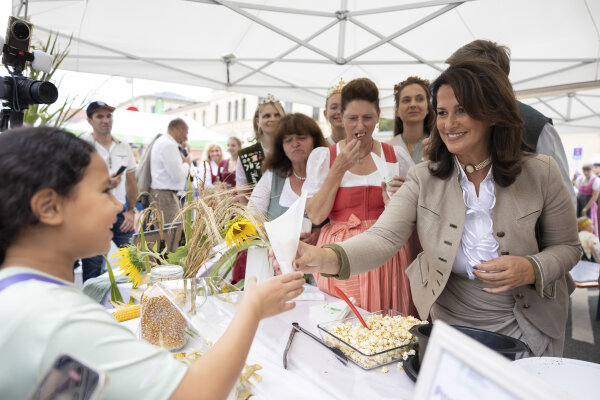 Hoffest Fest der Nationen Bauernmarktmeile